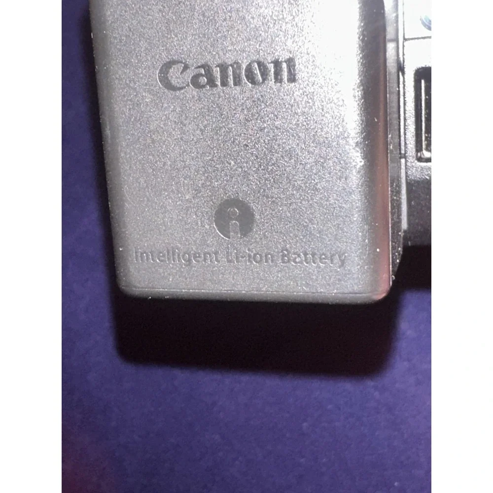 Canon VIXIA HF R300 HD Handheld Camcorder Black 32x Zoom 3